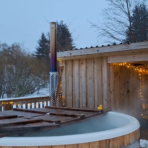 Large Wood Fired Hot Tub at Glenshee Glamping